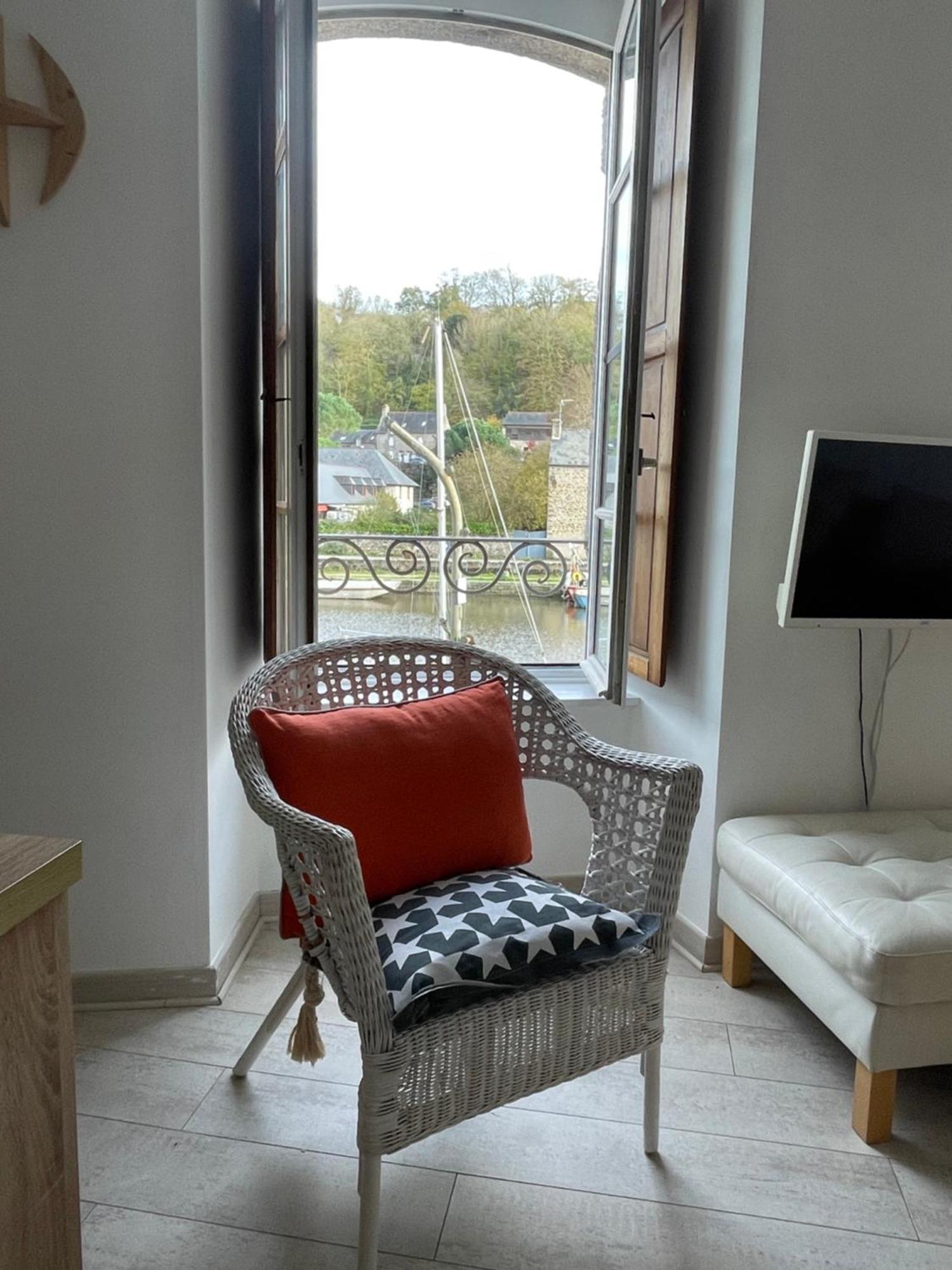 דינאן Appartement Au Port מראה חיצוני תמונה