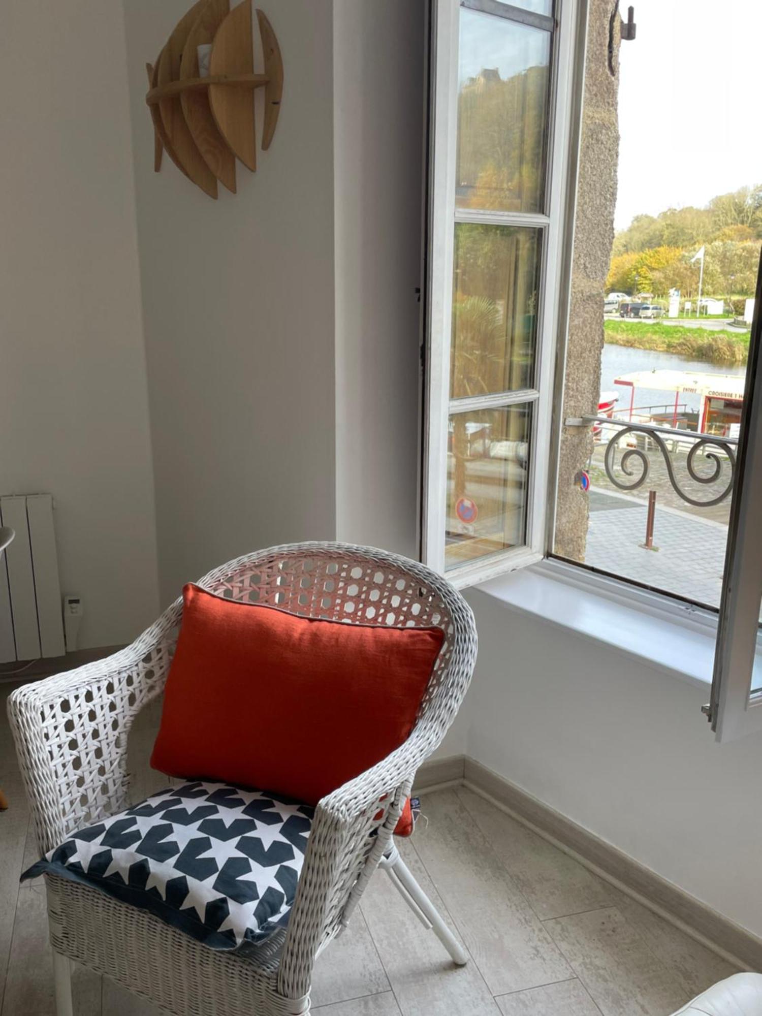 דינאן Appartement Au Port מראה חיצוני תמונה